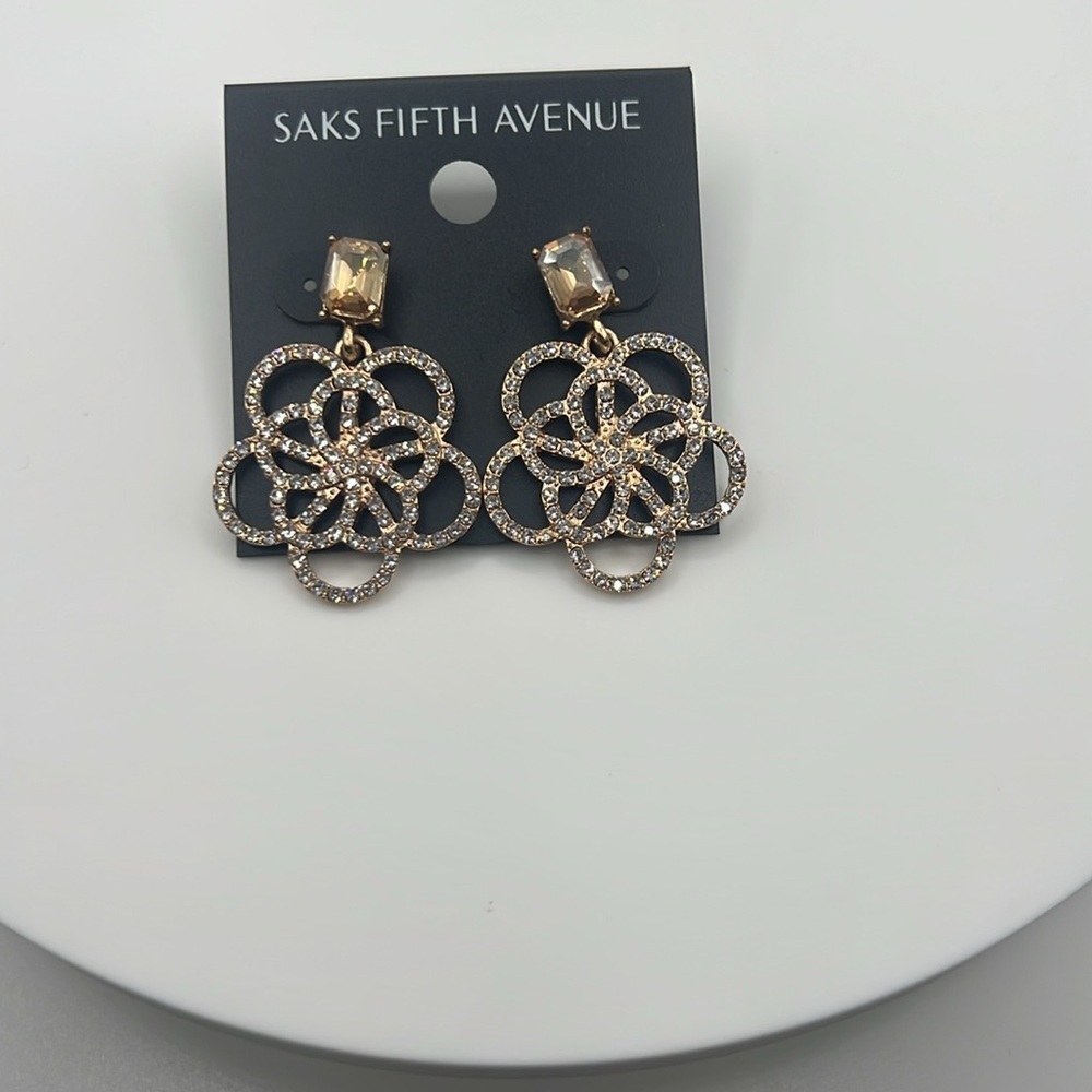 1157. Saks Fifth Avenue Gold And Silver Floral Earrings